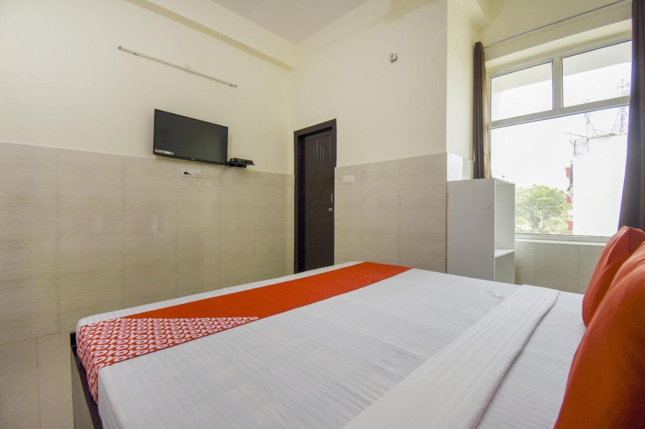 โอโย 75751 โฮเทล สุริยา Hotel Bahadrabad ภายนอก รูปภาพ