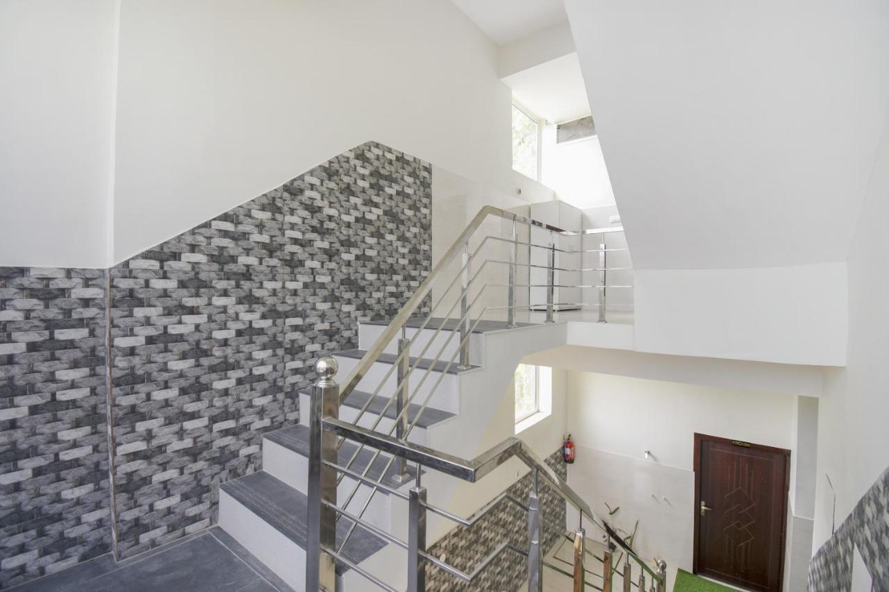 โอโย 75751 โฮเทล สุริยา Hotel Bahadrabad ภายนอก รูปภาพ
