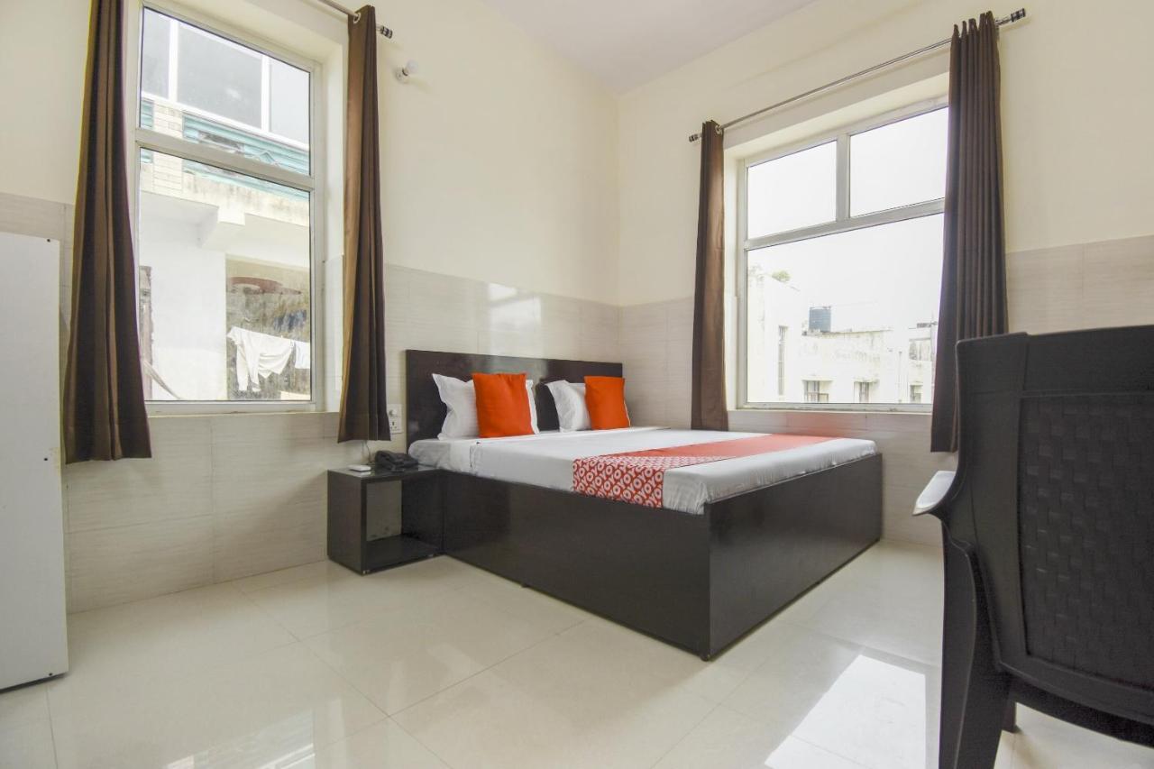 โอโย 75751 โฮเทล สุริยา Hotel Bahadrabad ภายนอก รูปภาพ