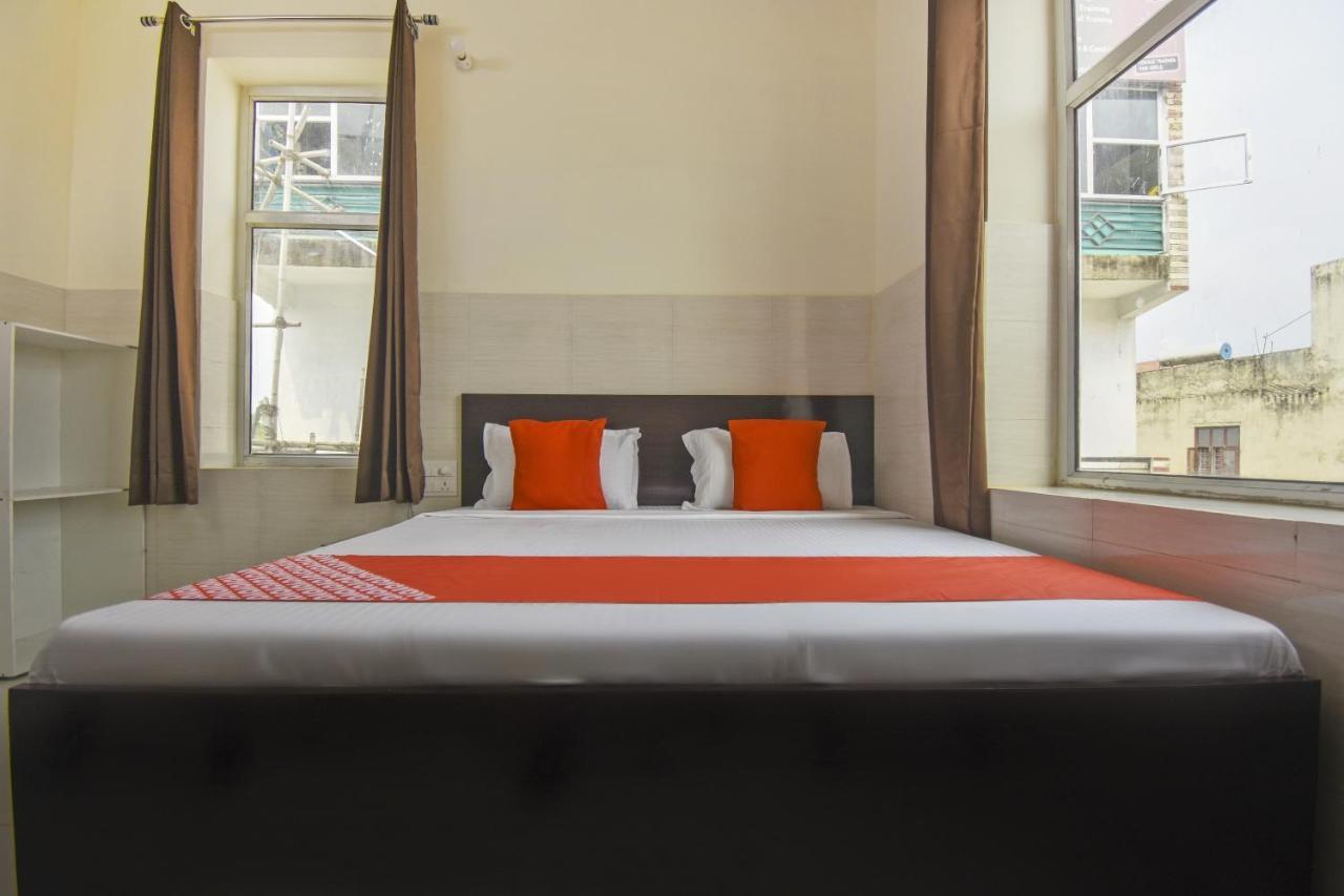 โอโย 75751 โฮเทล สุริยา Hotel Bahadrabad ภายนอก รูปภาพ