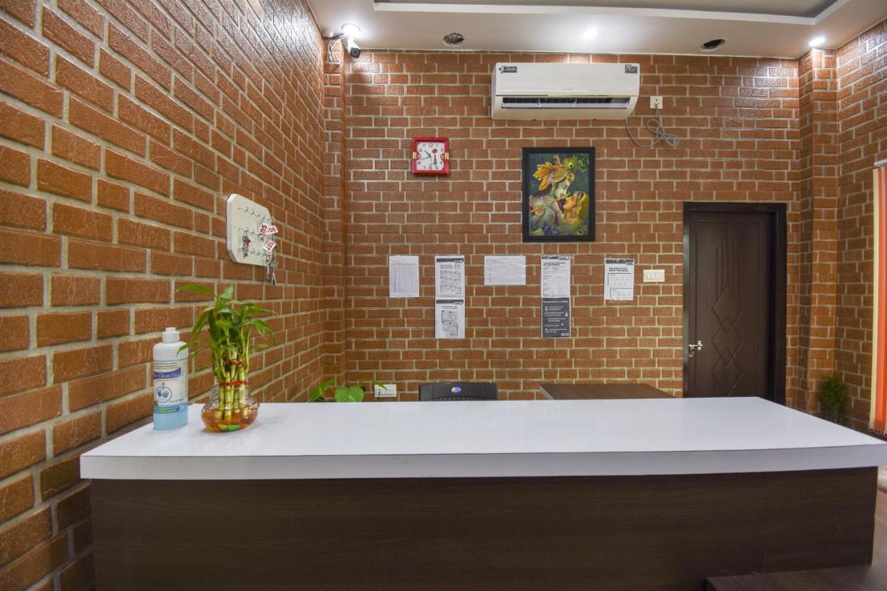 โอโย 75751 โฮเทล สุริยา Hotel Bahadrabad ภายนอก รูปภาพ