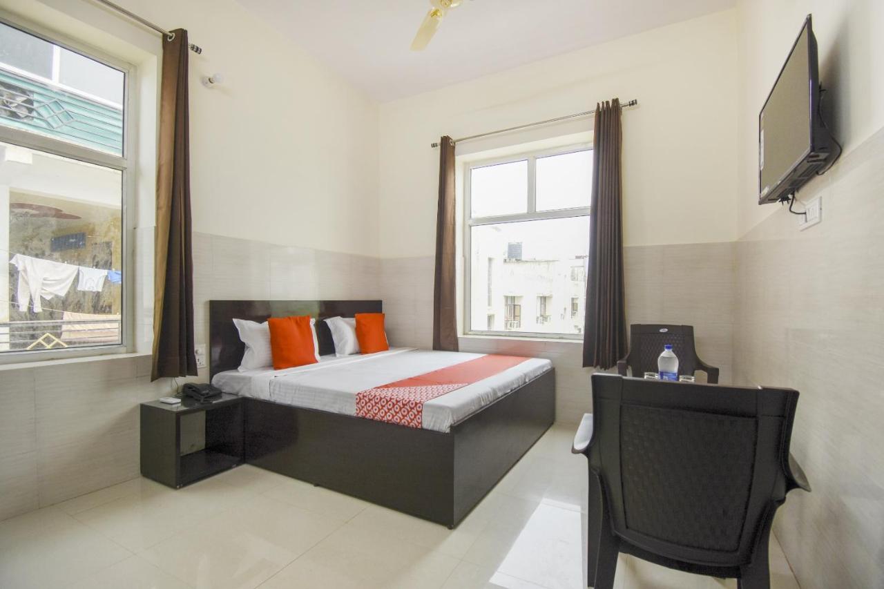โอโย 75751 โฮเทล สุริยา Hotel Bahadrabad ภายนอก รูปภาพ