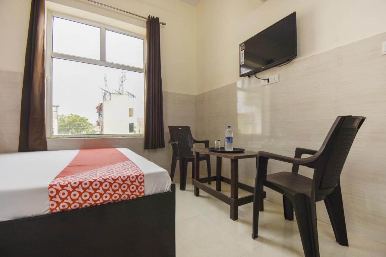 โอโย 75751 โฮเทล สุริยา Hotel Bahadrabad ภายนอก รูปภาพ