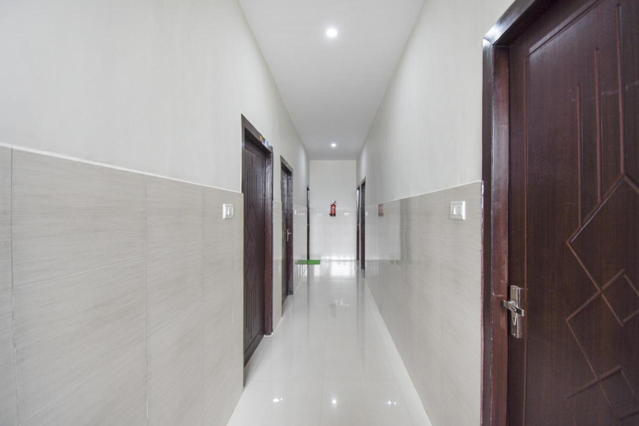 โอโย 75751 โฮเทล สุริยา Hotel Bahadrabad ภายนอก รูปภาพ