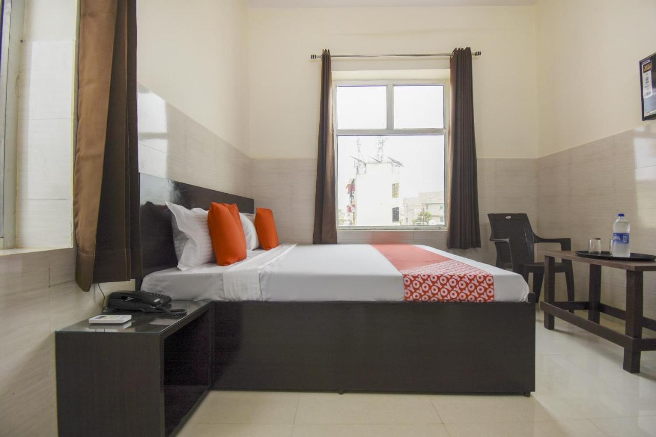 โอโย 75751 โฮเทล สุริยา Hotel Bahadrabad ภายนอก รูปภาพ