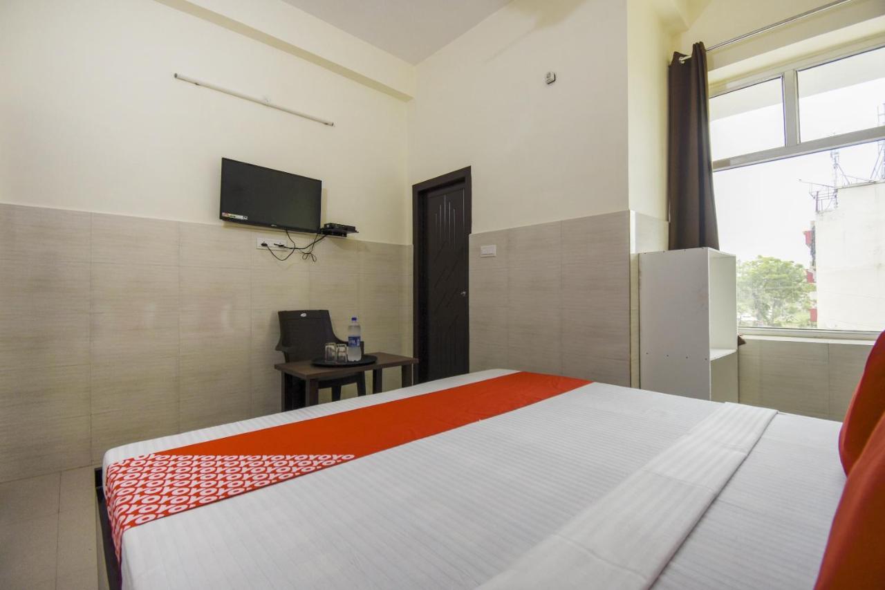 โอโย 75751 โฮเทล สุริยา Hotel Bahadrabad ภายนอก รูปภาพ