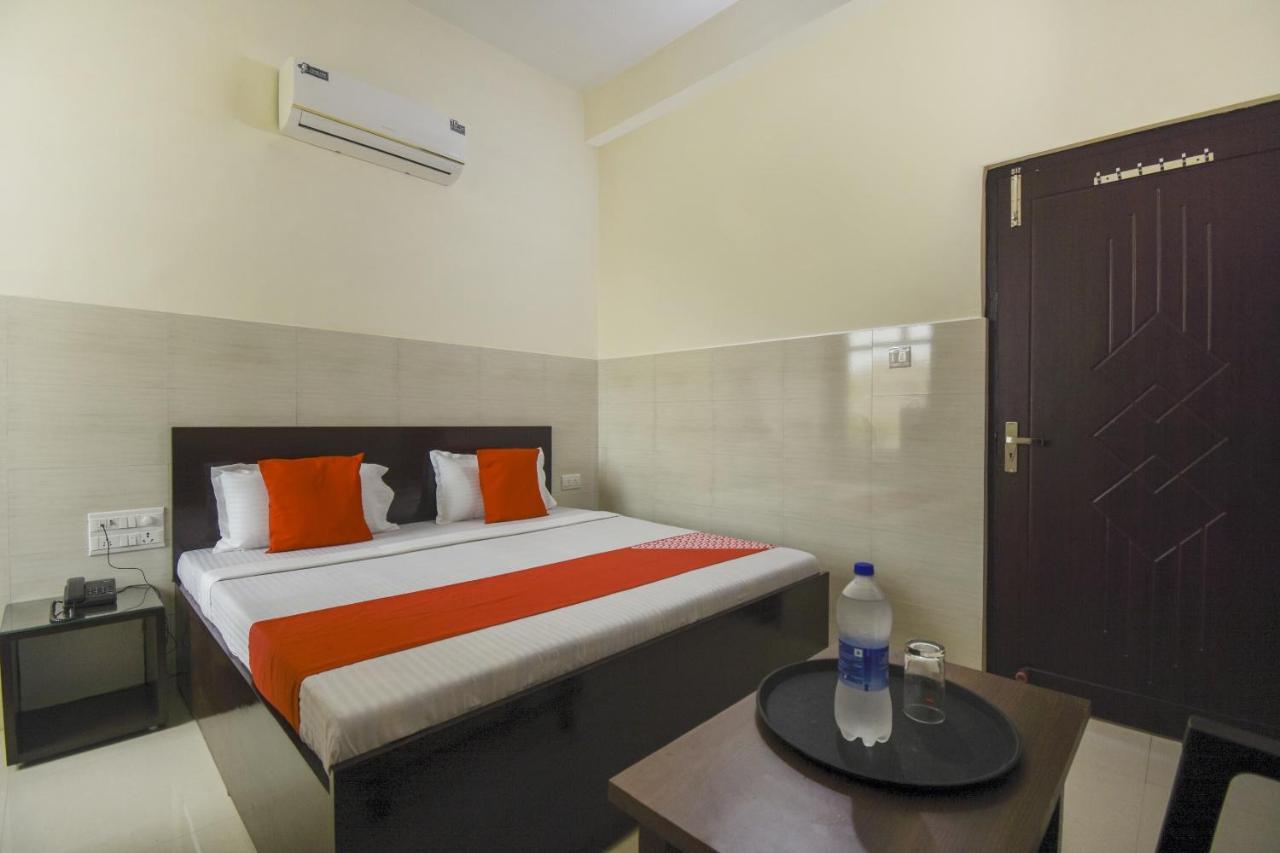 โอโย 75751 โฮเทล สุริยา Hotel Bahadrabad ภายนอก รูปภาพ