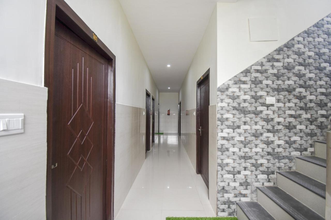 โอโย 75751 โฮเทล สุริยา Hotel Bahadrabad ภายนอก รูปภาพ