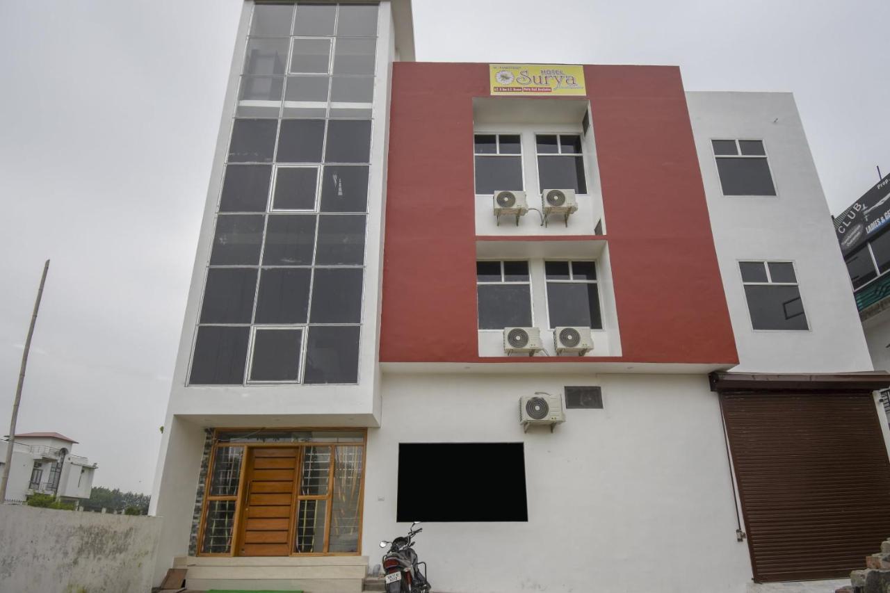 โอโย 75751 โฮเทล สุริยา Hotel Bahadrabad ภายนอก รูปภาพ