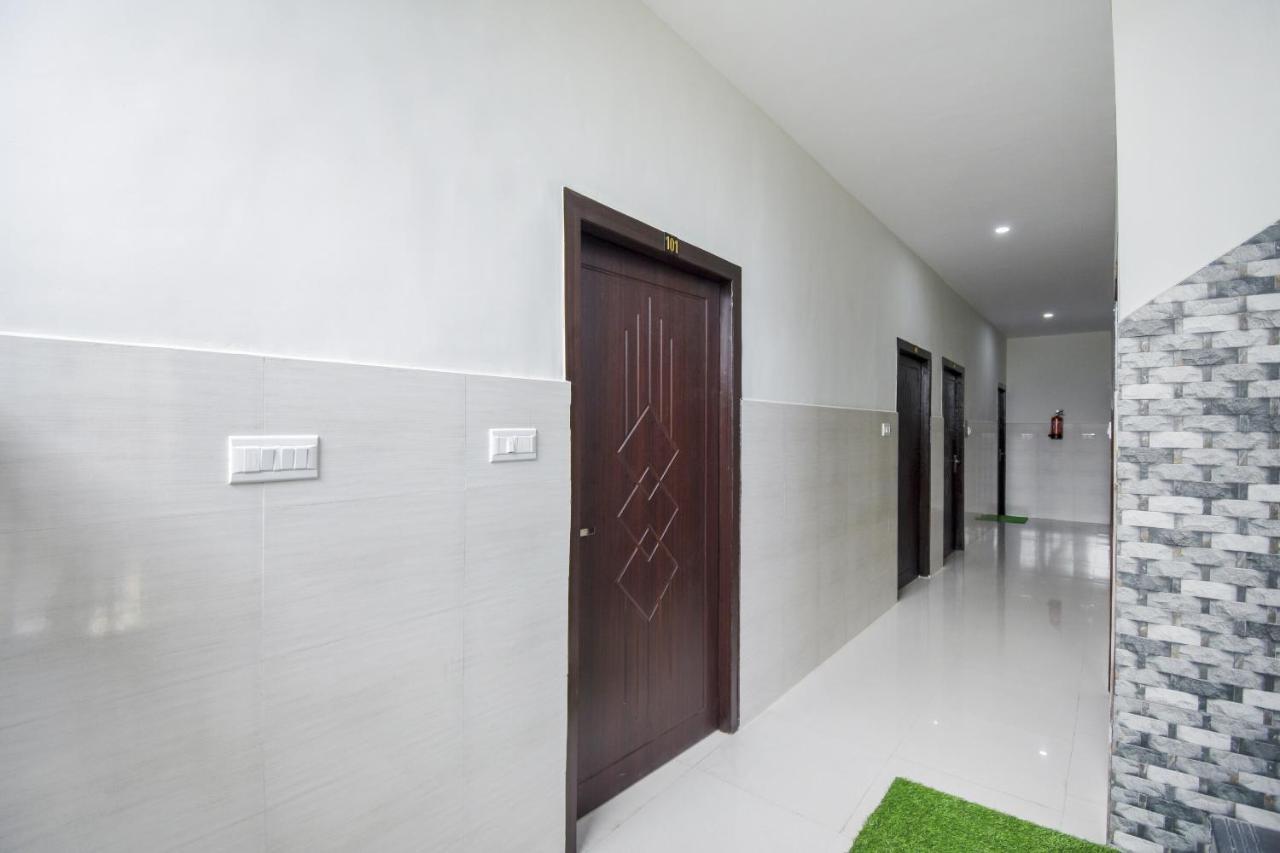 โอโย 75751 โฮเทล สุริยา Hotel Bahadrabad ภายนอก รูปภาพ